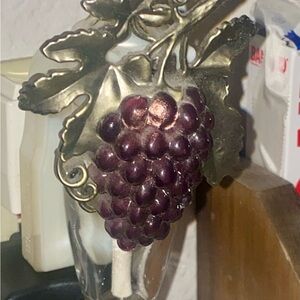 Beautiful Wallflowers Brand Nightlight Plugin w/ Grapes & Vine Design - EUC! 🍇 🤗